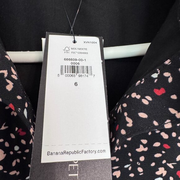 Banana Republic Long sleeved fit and flare Black dress with collar. Size 6, NWT - Picture 10 of 10